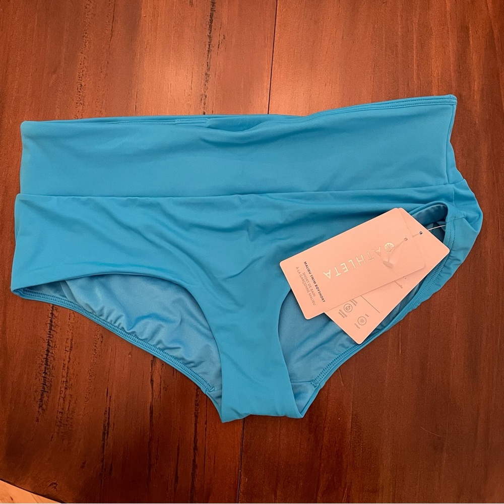 NWT Athleta Malibu boy shorts size M